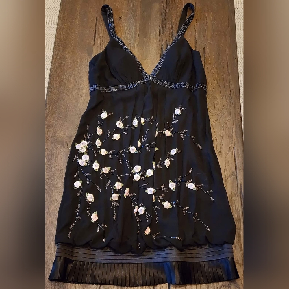 NWT Sue Wong Nocturne Cocktail Dress black beadwork and pink Rosettes Si…
